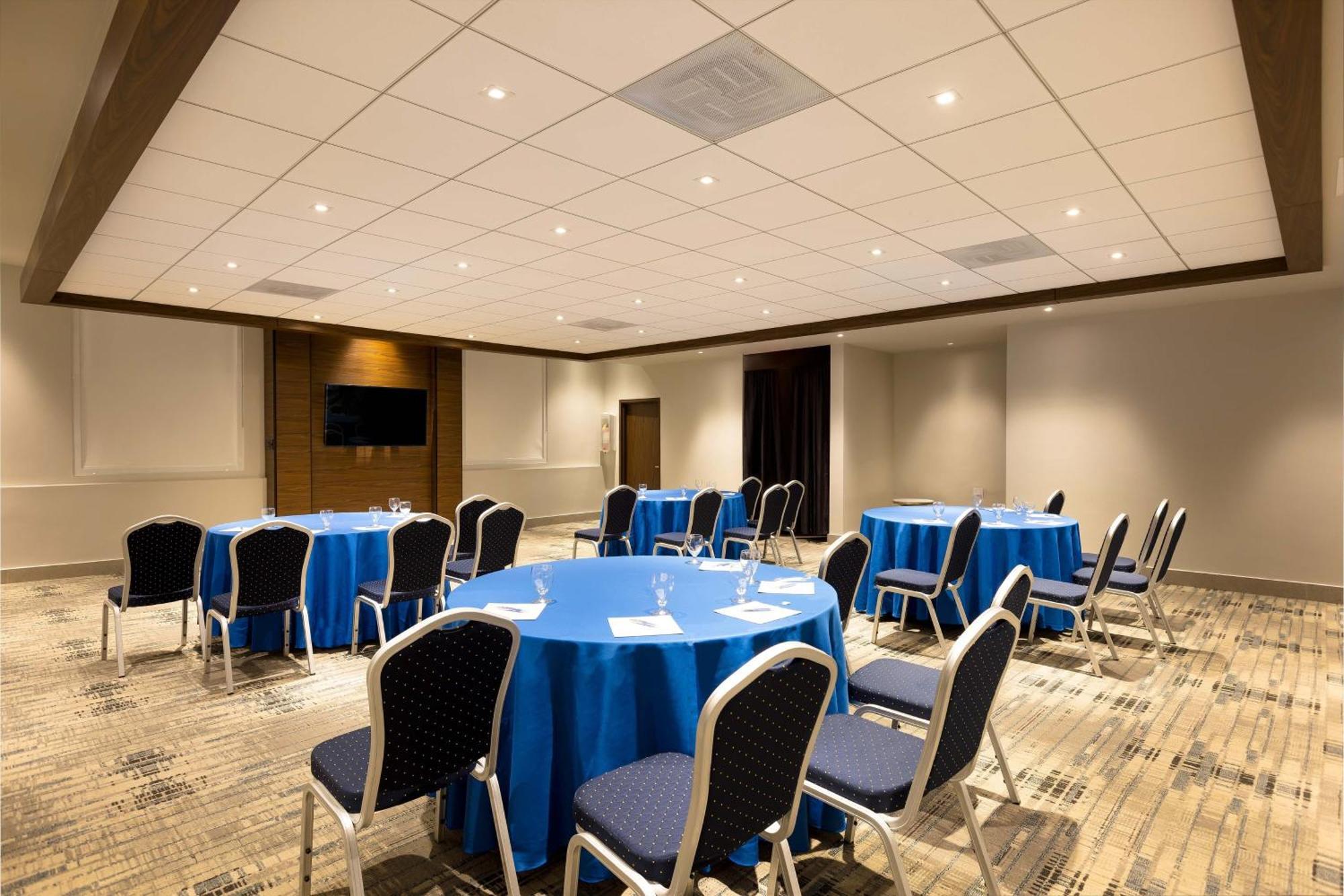 Four Points By Sheraton Caguas Real Exterior photo